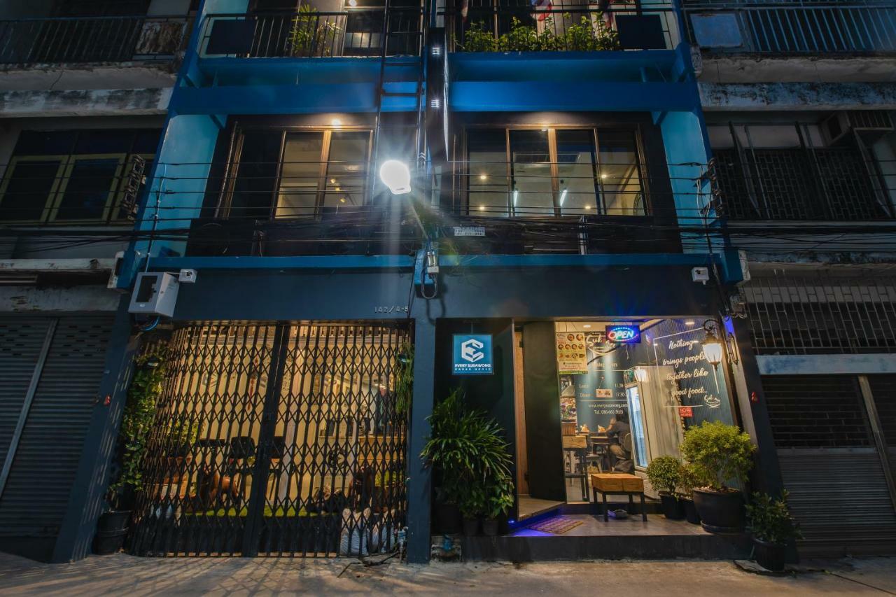 Every Surawong Bangkok Buitenkant foto
